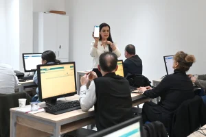 İzmir Karabağlar’da muhtarlar dijital dönüşümde