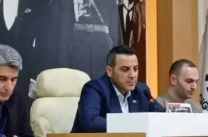 Çiğli Belediye Meclisi toplantısında video çekimi tartışmaya yol açtı