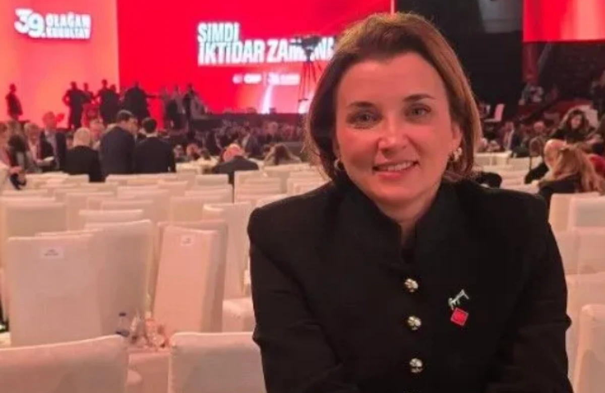 Esra Durukan CHP Manisa İl Yönetimindeki görevinden istifa etti